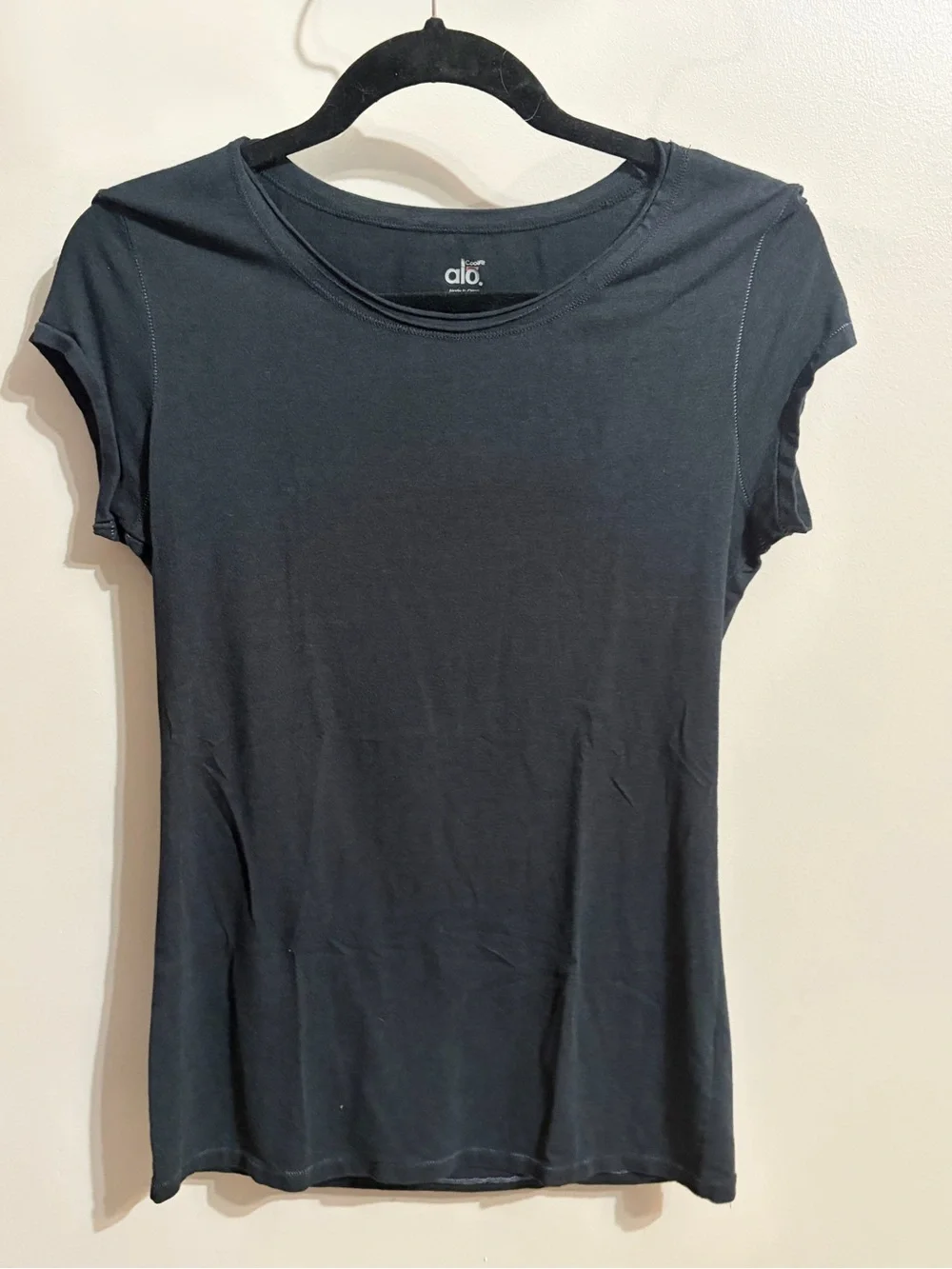 ALO Yoga Black Short Sleeve Crewneck Tee